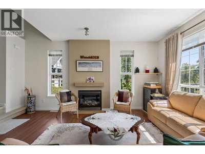 2200 PANORAMA Drive | Port Moody British Columbia | Slide Image Four