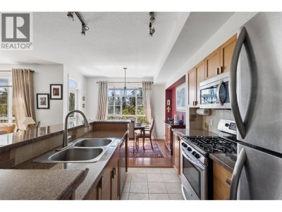 2200 PANORAMA Drive | Port Moody British Columbia | Slide Image Nine