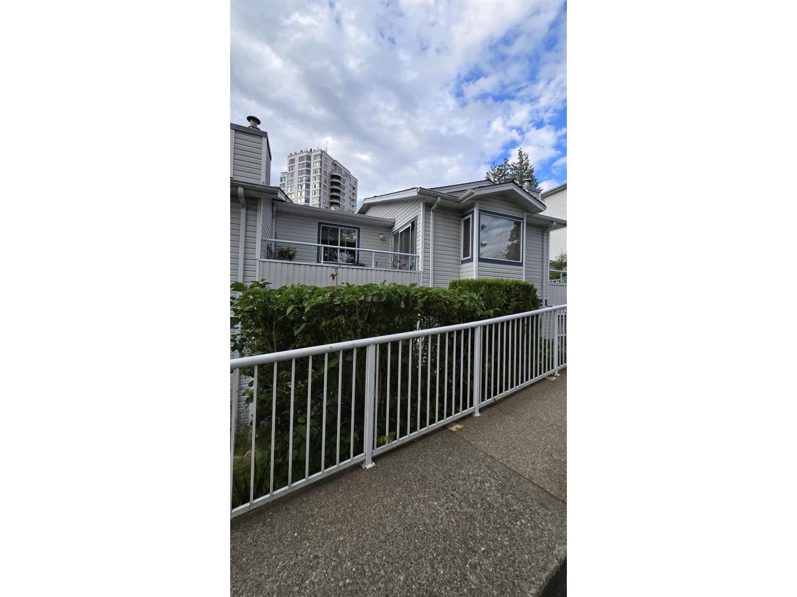 13863 100 Avenue, Surrey, British Columbia V3T 5P5