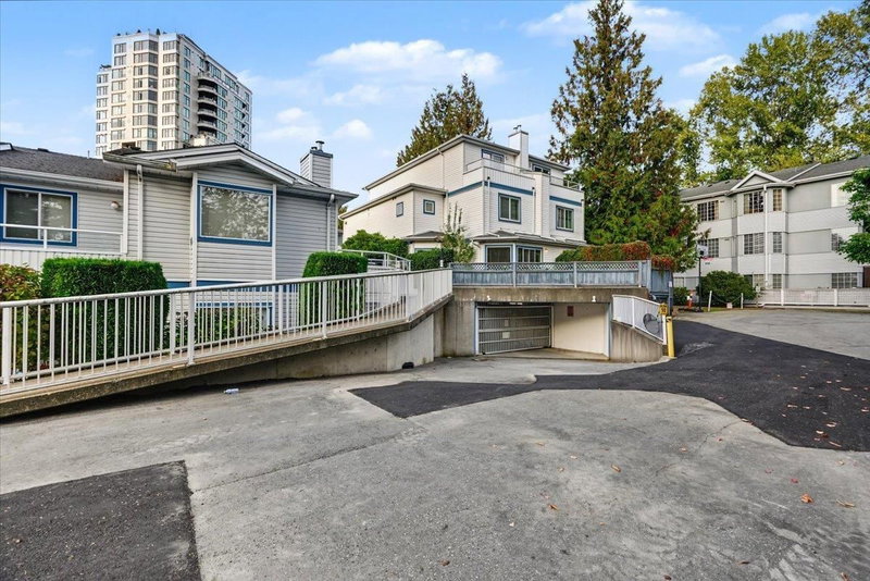13863 100 Avenue Surrey British Columbia, V3T 5P5 - 2 Bedrooms Condo For Sale
