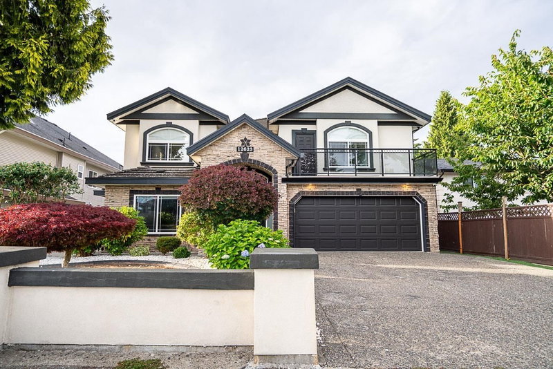 12623 90A Avenue Surrey British Columbia, V3V 1C6 - 8 Bedrooms Home For Sale