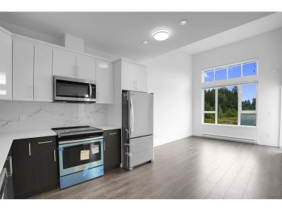 9983 BARNSTON Drive East | Surrey British Columbia | Slide Image Four