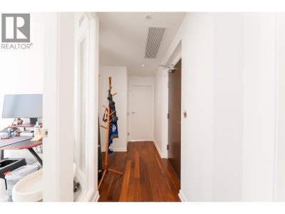 1005 BEACH Avenue | Vancouver British Columbia | Slide Image Thirteen