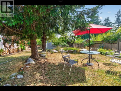 4326 RUMBLE Street | Burnaby British Columbia | Slide Image Thirty-three