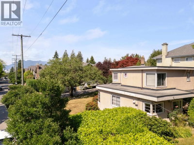 696 27TH Avenue | Vancouver British Columbia | Slide Image Nine