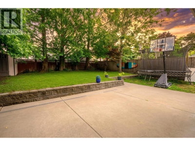 23415 WHIPPOORWILL Avenue | Maple Ridge British Columbia | Slide Image Sixteen