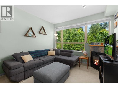 560 RAVENWOODS Drive | North Vancouver British Columbia | Slide Image Eight