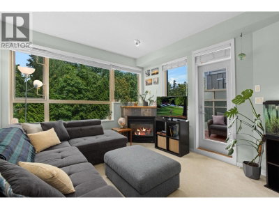 560 RAVENWOODS Drive | North Vancouver British Columbia | Slide Image Nine