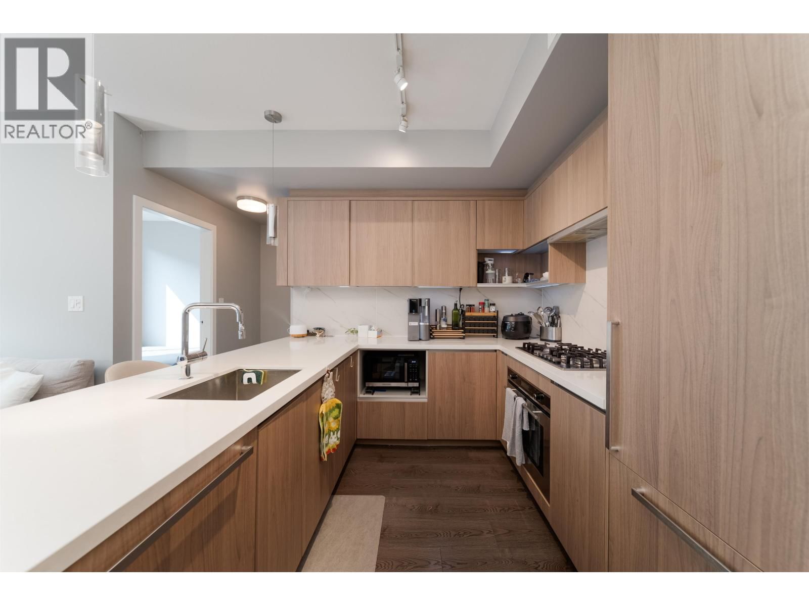 9333 TOMICKI Avenue, Richmond, British Columbia V6X 0L4