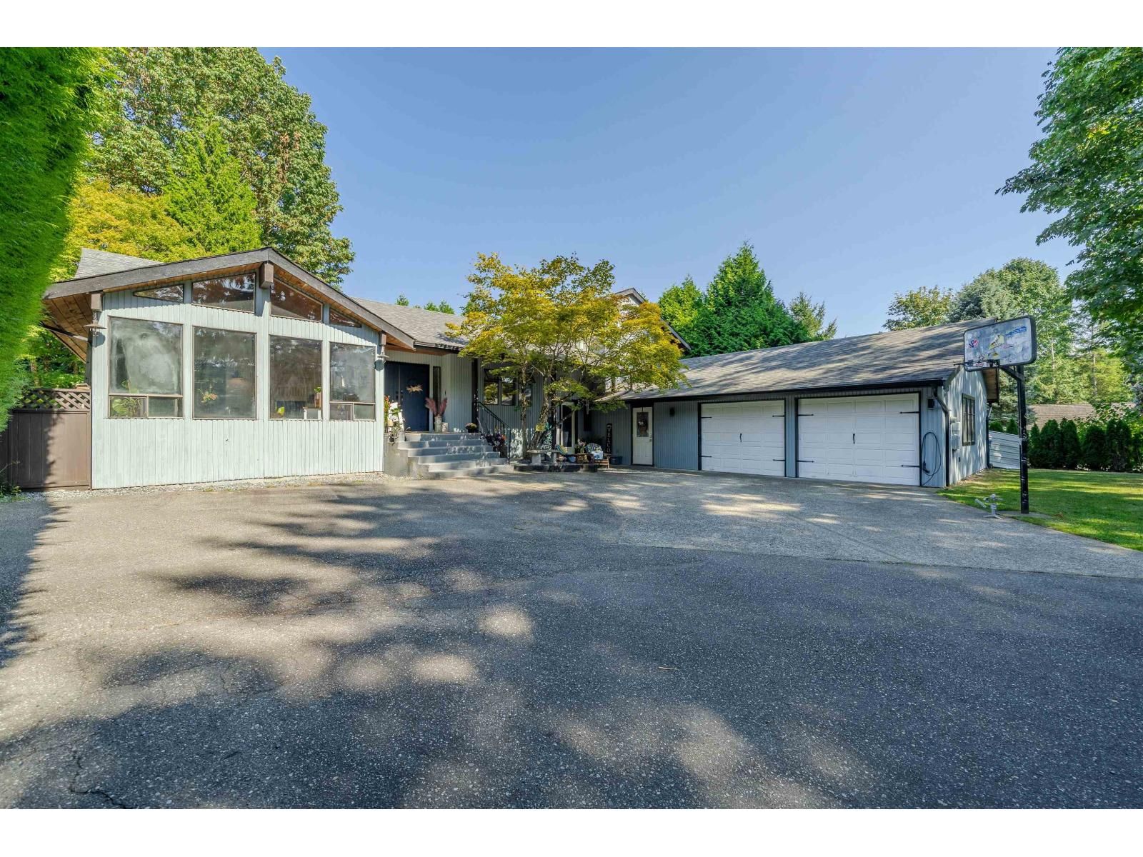 3525 MCKINLEY Court, Abbotsford, British Columbia V2S 8L9