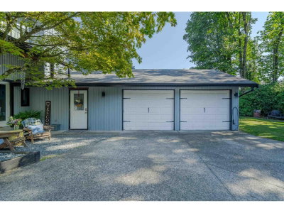 3525 MCKINLEY Court | Abbotsford British Columbia | Slide Image Five