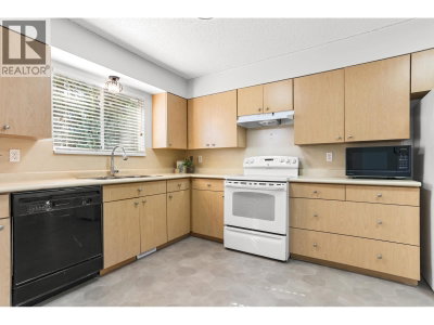 11663 MORRIS Street | Maple Ridge British Columbia | Slide Image Eleven