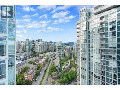 198 AQUARIUS Mews | Vancouver British Columbia | Slide Image Twenty-three