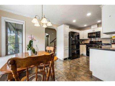 44523 MCLAREN Drive | Chilliwack British Columbia | Slide Image Eight