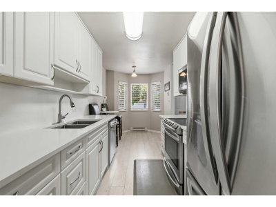 10094 154 Street | Surrey British Columbia | Slide Image Eight