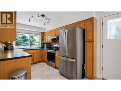 1781 VIEW Street | Port Moody British Columbia | Slide Image Nine