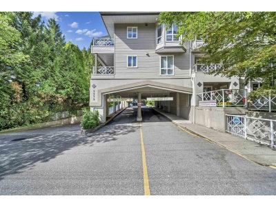 9979 140 Street | Surrey British Columbia | Slide Image Three