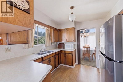 967 PELTON Avenue | Coquitlam British Columbia | Slide Image Thirteen