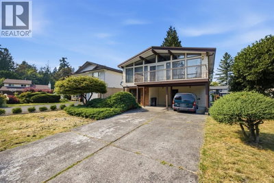 967 PELTON Avenue | Coquitlam British Columbia | Slide Image Three