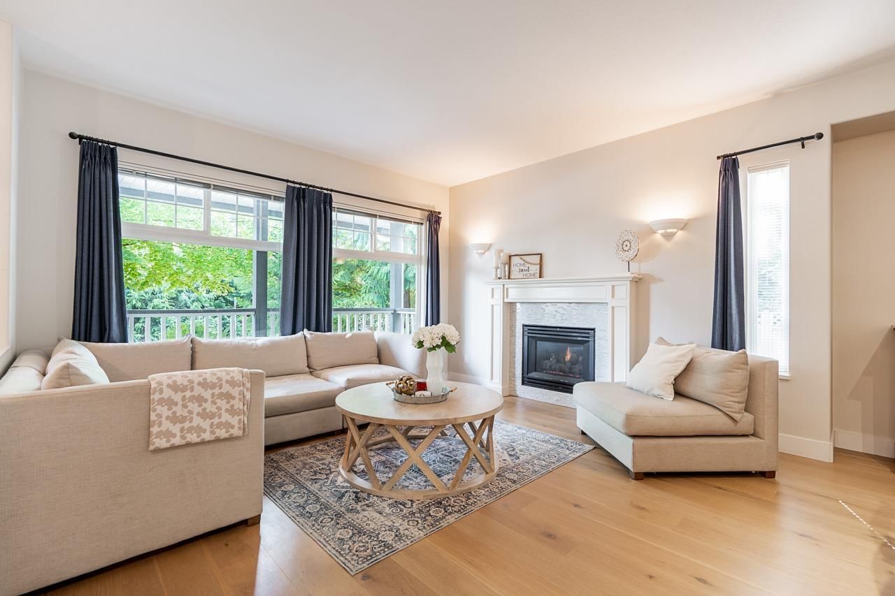 21215 43 Avenue, Langley, British Columbia V3A 7R9