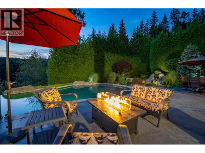 136 DEERVIEW Lane | Anmore British Columbia | Slide Image Fifteen