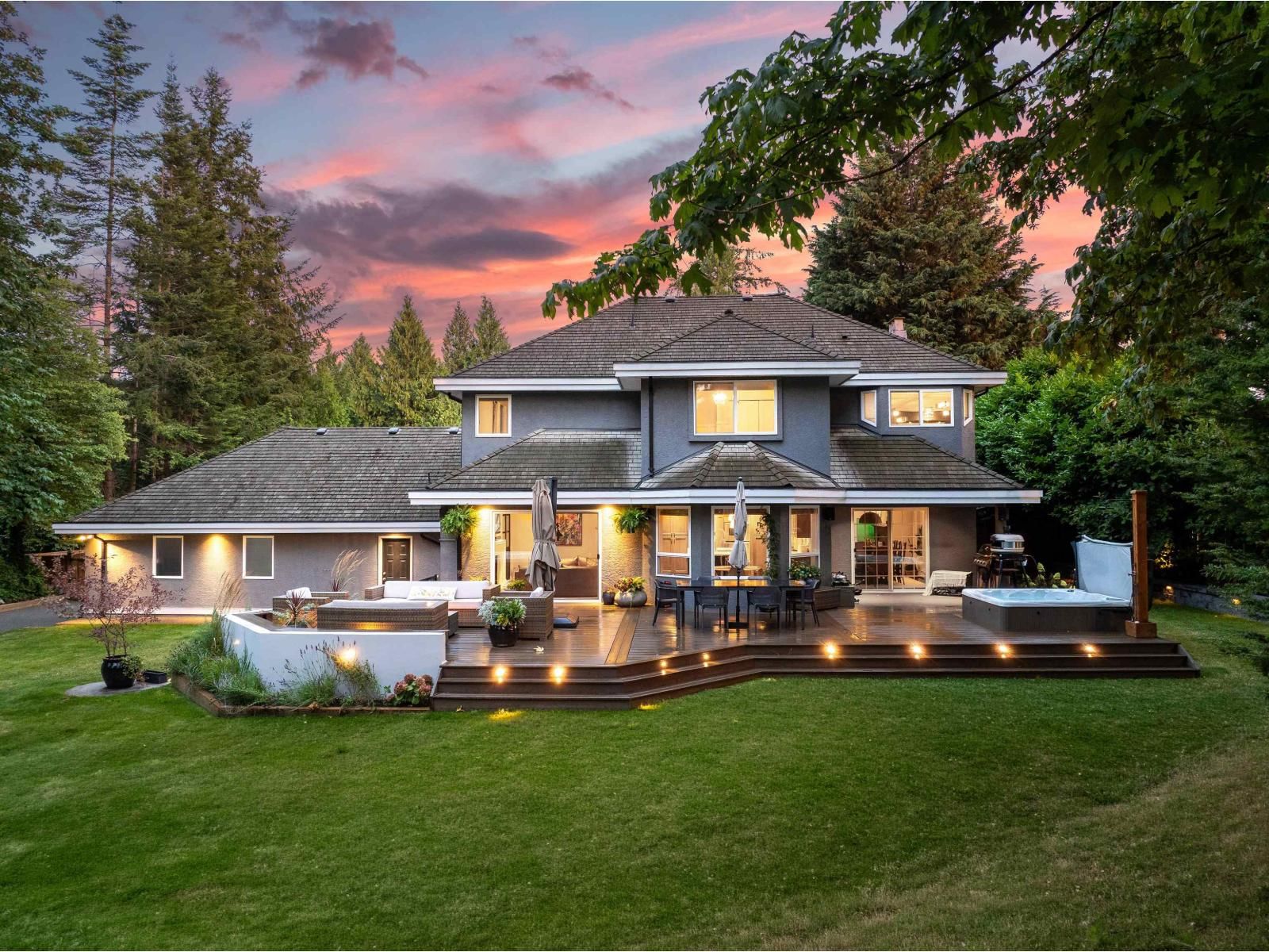 13877 32 Avenue, Surrey, British Columbia V4P 2B6