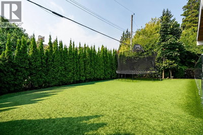 955 FOREST HILLS Drive | North Vancouver British Columbia | Slide Image Fourteen