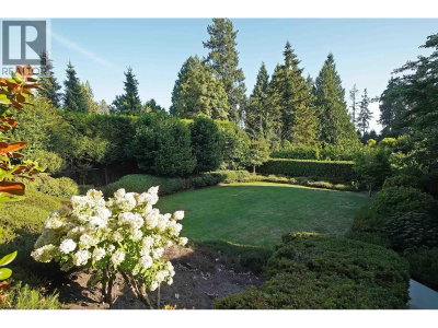 2920 MATHERS Avenue | West Vancouver British Columbia | Slide Image Twelve