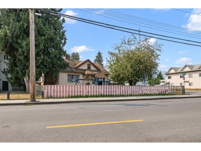 9475 WILLIAMS Street | Chilliwack British Columbia | Slide Image One
