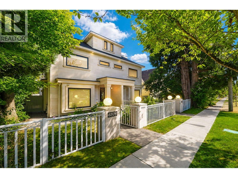 6576 YEW Street Vancouver British Columbia, V6P 5V9 - 3 Bedrooms Condo For Sale