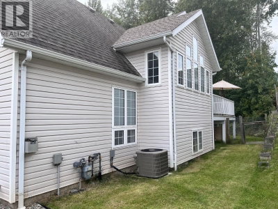 421 DAWSON Street | Quesnel British Columbia | Slide Image Three