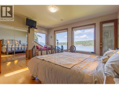 1602 CHART Drive | Pender Island British Columbia | Slide Image Ten