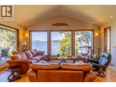 1602 CHART Drive | Pender Island British Columbia | Slide Image Three