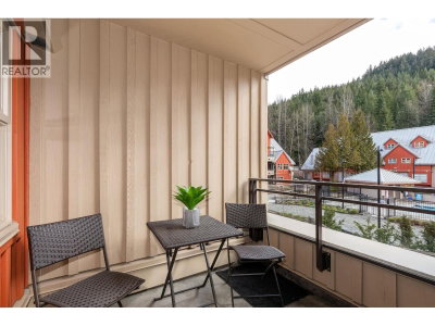 2050 LAKE PLACID Road | Whistler British Columbia | Slide Image Eight
