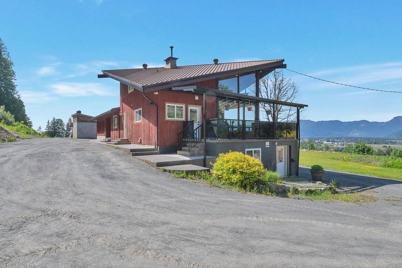 51860 HACK-BROWN Road Chilliwack British Columbia, V4Z 1L1 - 5 Bedrooms Home For Sale