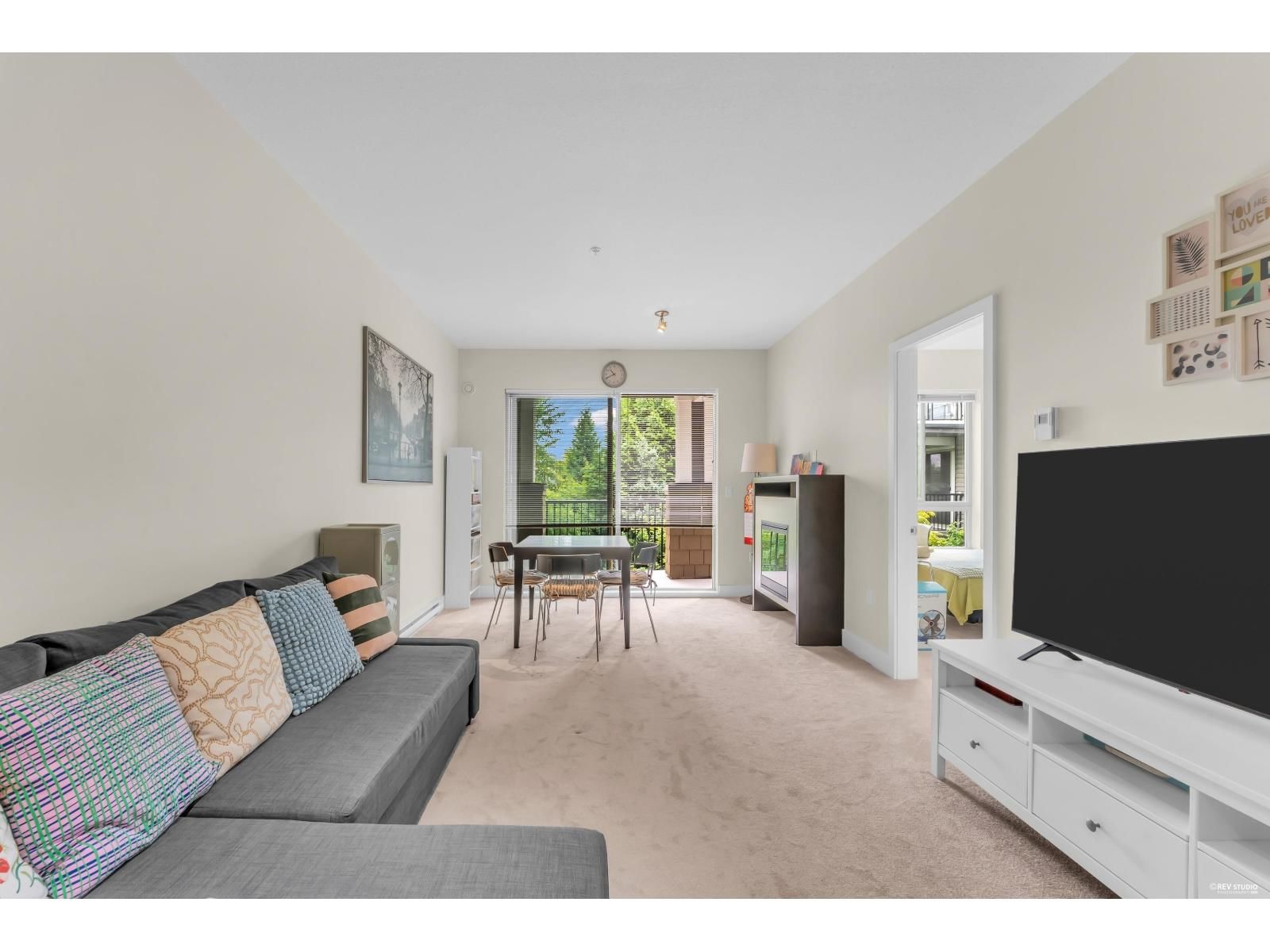 6628 120 Street, Surrey, British Columbia V3W 1T7