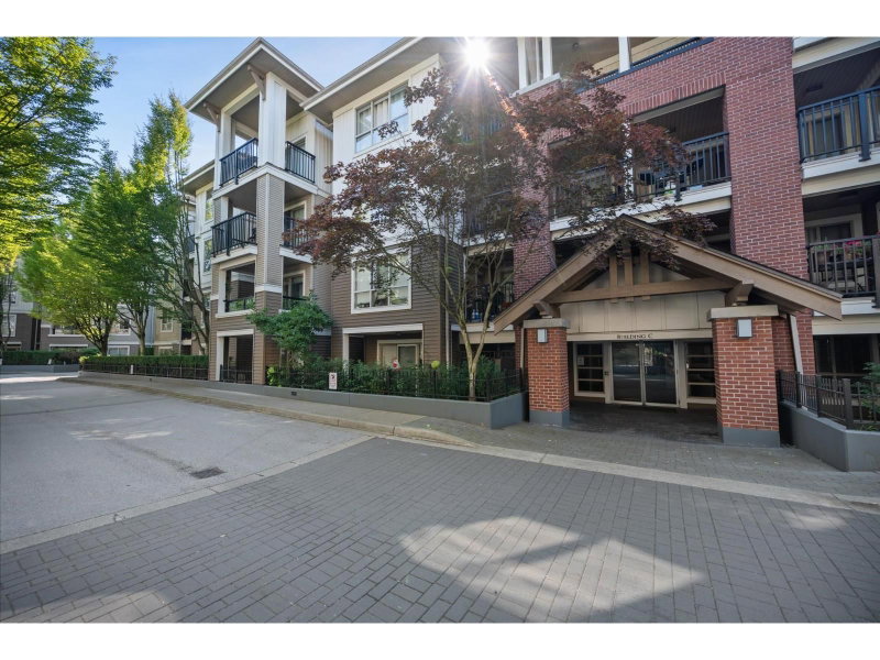8929 202 Street Langley British Columbia, V1M 0B4 - 1 Bedroom Condo For Sale