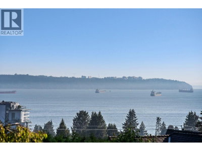 2138 NELSON Avenue | West Vancouver British Columbia | Slide Image Five