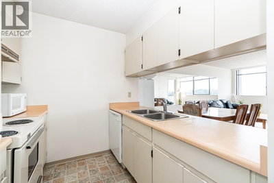 9521 CARDSTON | Burnaby British Columbia | Slide Image Eight