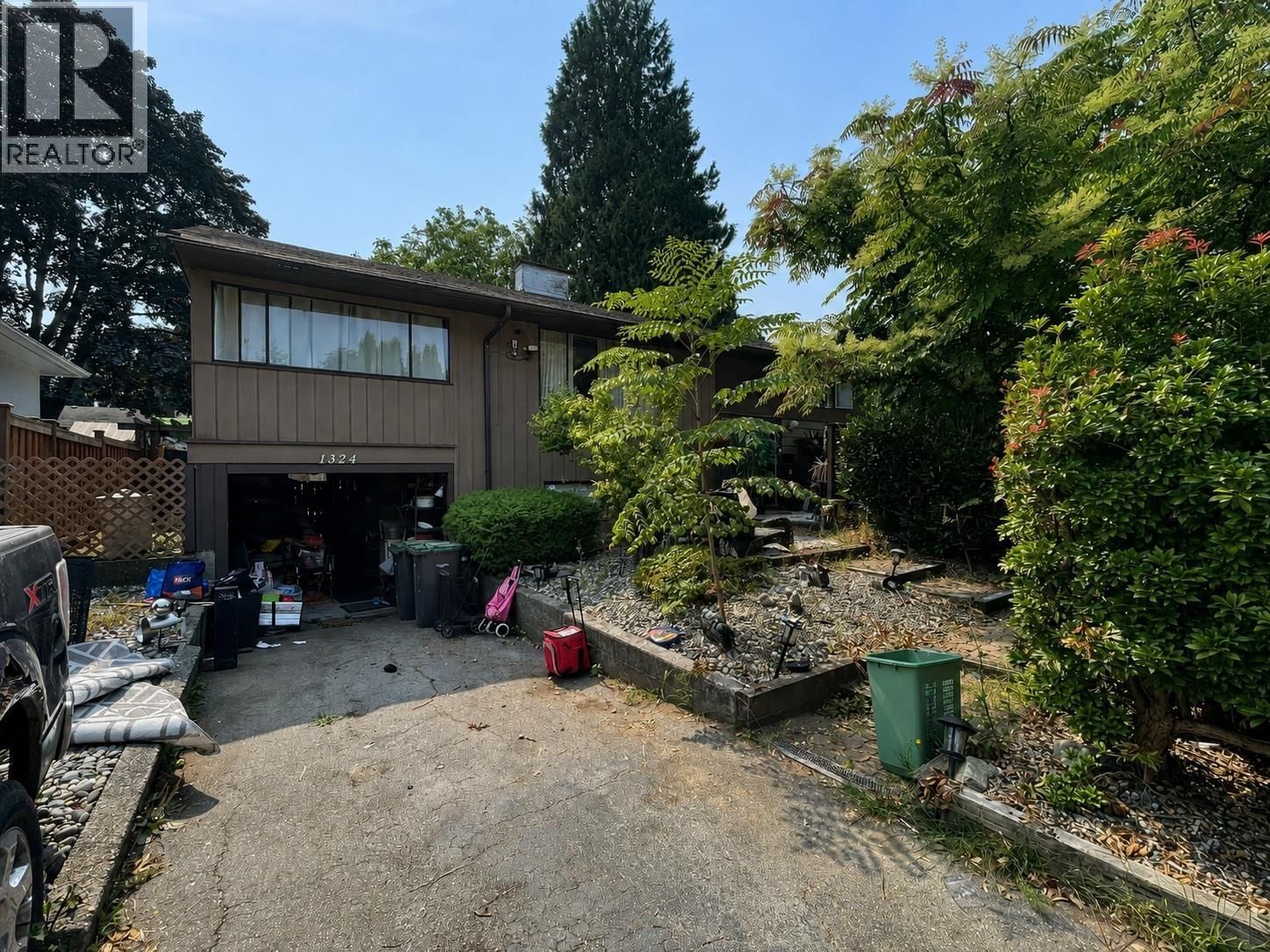 1324 WILLOW Way, Coquitlam, British Columbia V3J 5M3