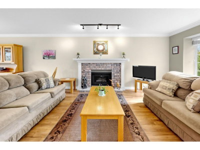15929 88A Avenue | Surrey British Columbia | Slide Image Three