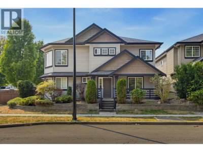 11335 CREEKSIDE Street | Maple Ridge British Columbia | Slide Image Two