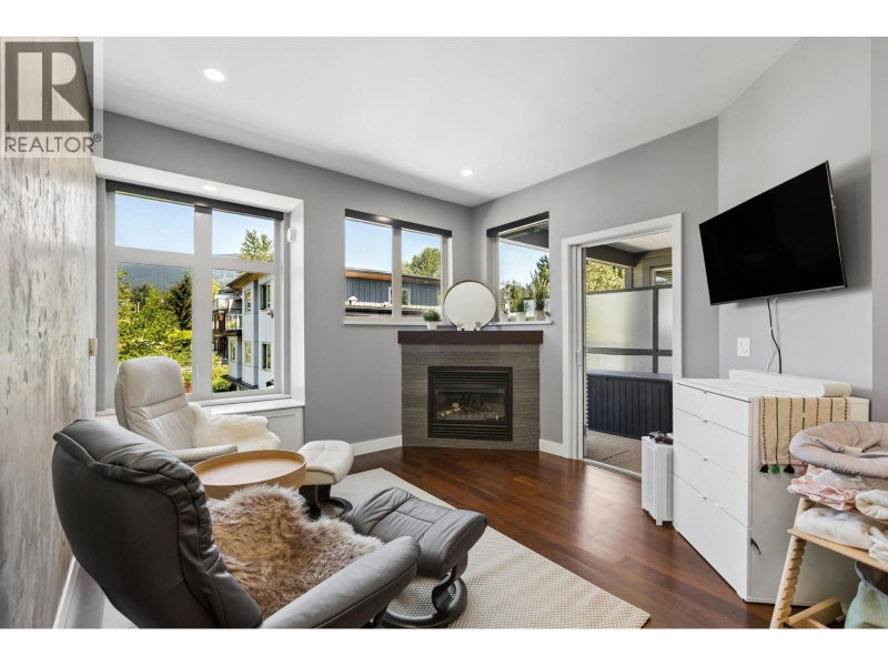 116 23RD Street North Vancouver British Columbia, V7M 2A9 - 2 Bedrooms Condo For Sale