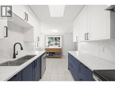 17 CAMPION Court | Port Moody British Columbia | Slide Image Fourteen