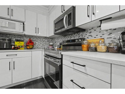 12711 64 Avenue | Surrey British Columbia | Slide Image Ten
