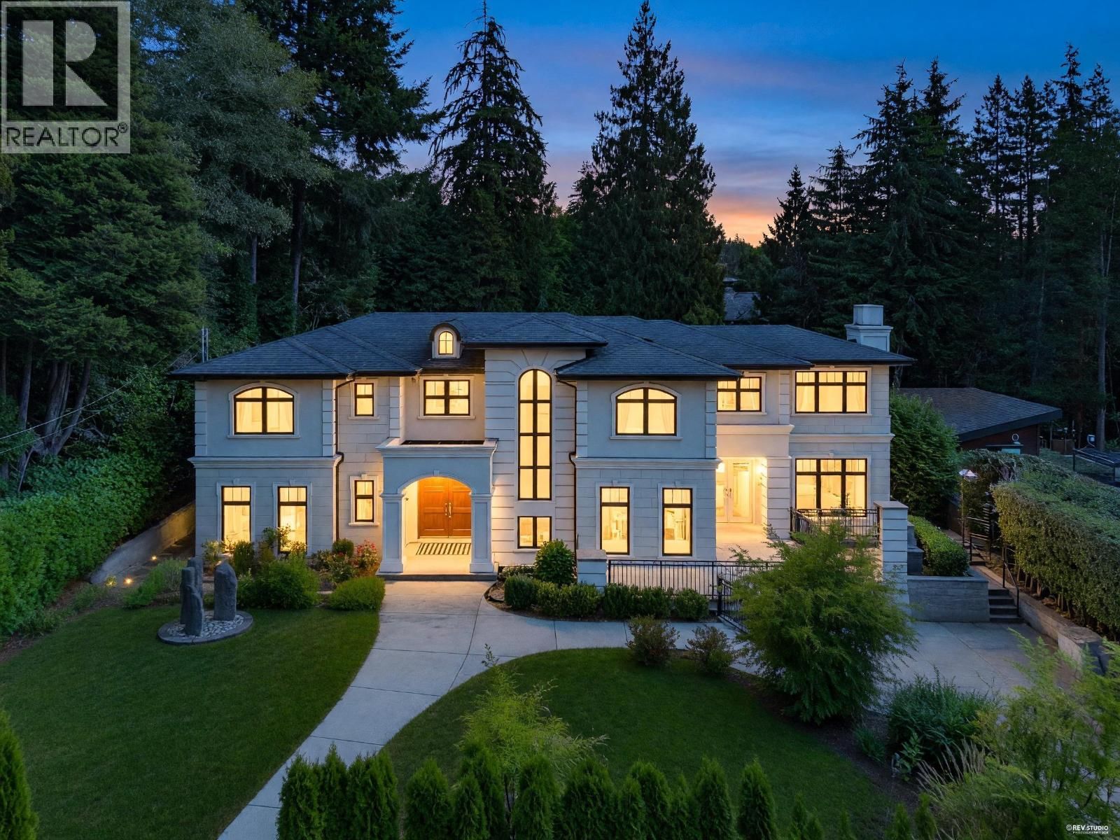 920 3RD Street, West Vancouver, British Columbia V7T 2J3