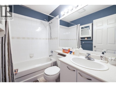 3711 ROBSON Court | Richmond British Columbia | Slide Image Six