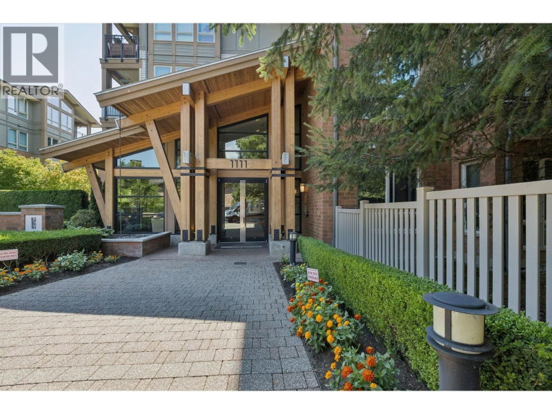 1111 27TH Street North Vancouver British Columbia, V7J 1S3 - 3 Bedrooms Condo For Sale