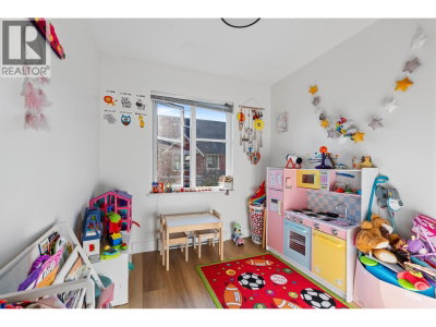 8485 NEW HAVEN CLOSE | Burnaby British Columbia | Slide Image Twenty-six