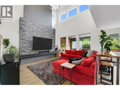 39224 CARDINAL Drive | Squamish British Columbia | Slide Image One